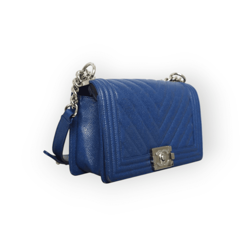 Pre-Owned Chanel Caviar Chevron Leather Quilted New Medium Size Boy Flap Navy Blue