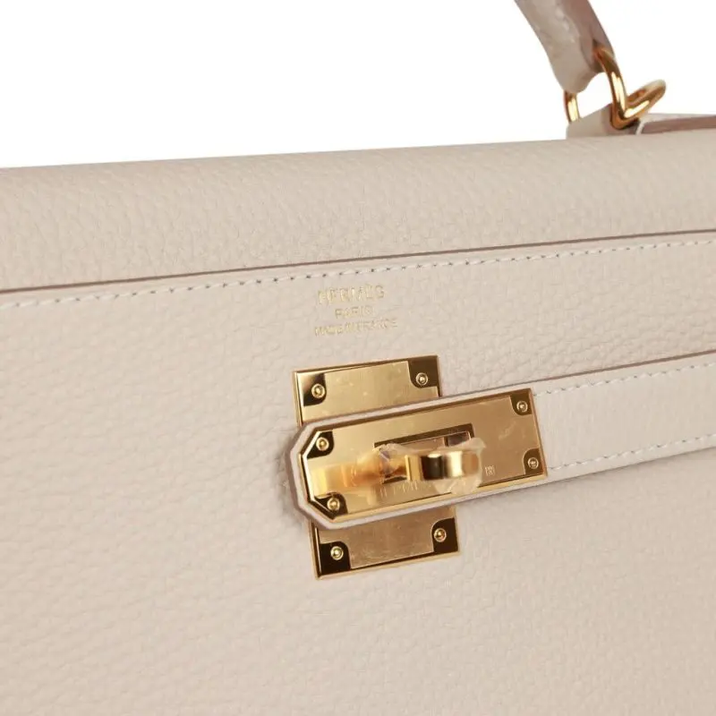 Pre-Owned Hermes Kelly 28 Retourne Craie Togo GHW
