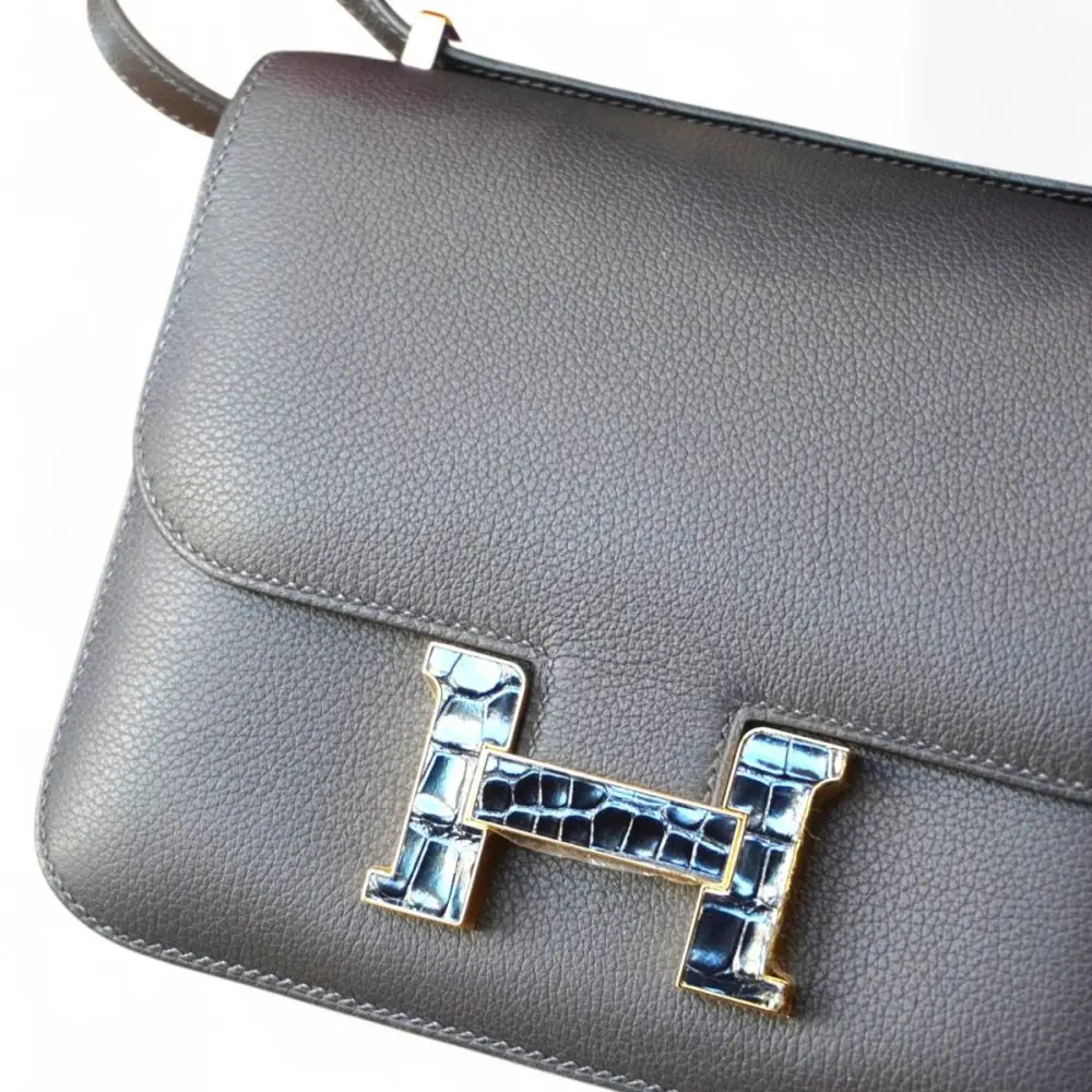 Pre-Owned Hermes Constance III Mini Miroir Marquette Caban/Bleu Marine GHW - Image 4